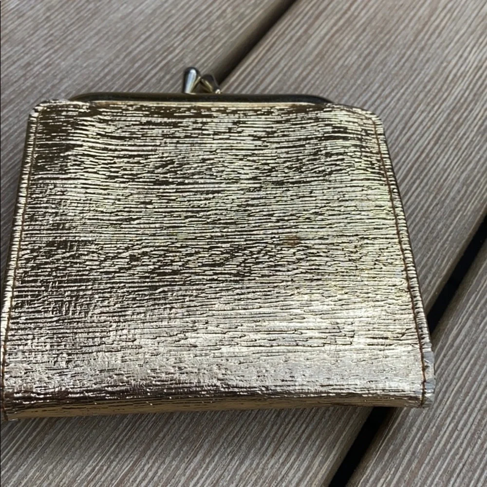 Vintage Metallic Gold Croc Embossed Bag w/wallet